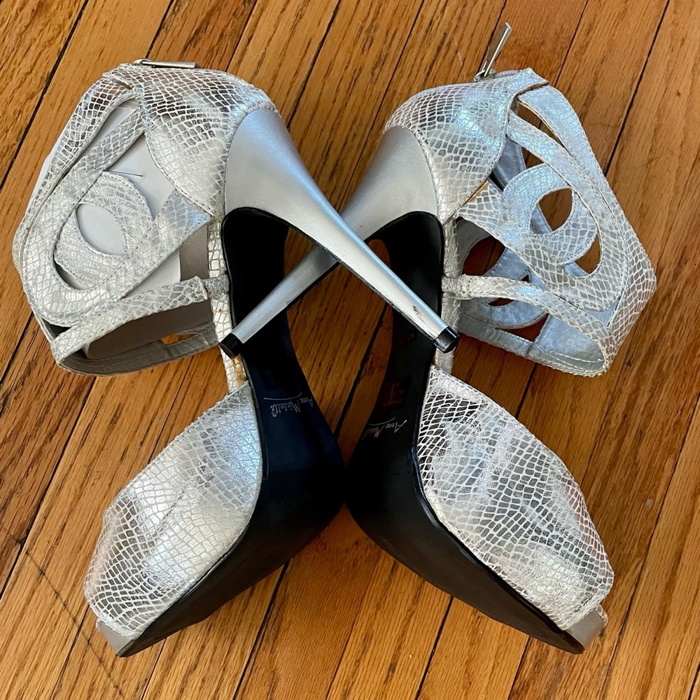 Anne Michelle silver heels - size 8 1/2